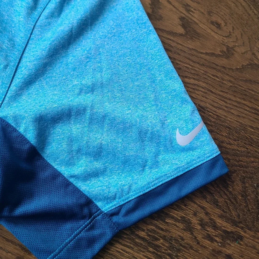 Nike golf polo shirt Men's sz.L blue